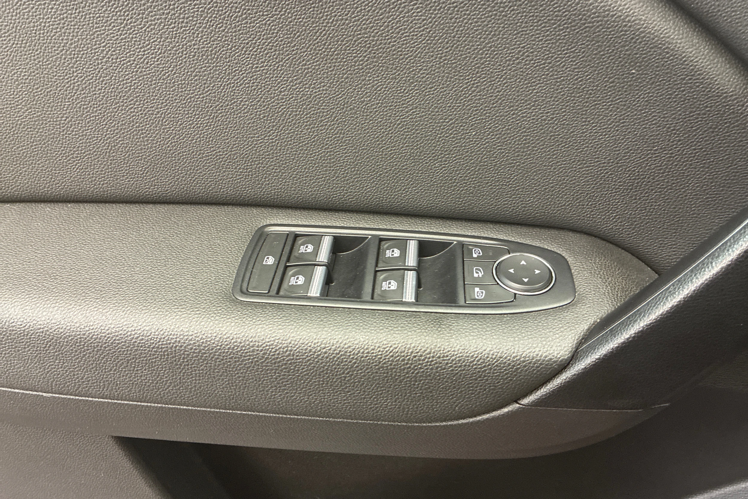 Oranssi Renault Captur 2021 kuva 21.