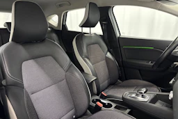 valkoinen Renault Captur 2021 kuva 11.