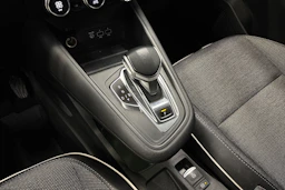 valkoinen Renault Captur 2021 kuva 21.