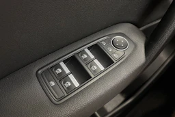 valkoinen Renault Captur 2021 kuva 22.