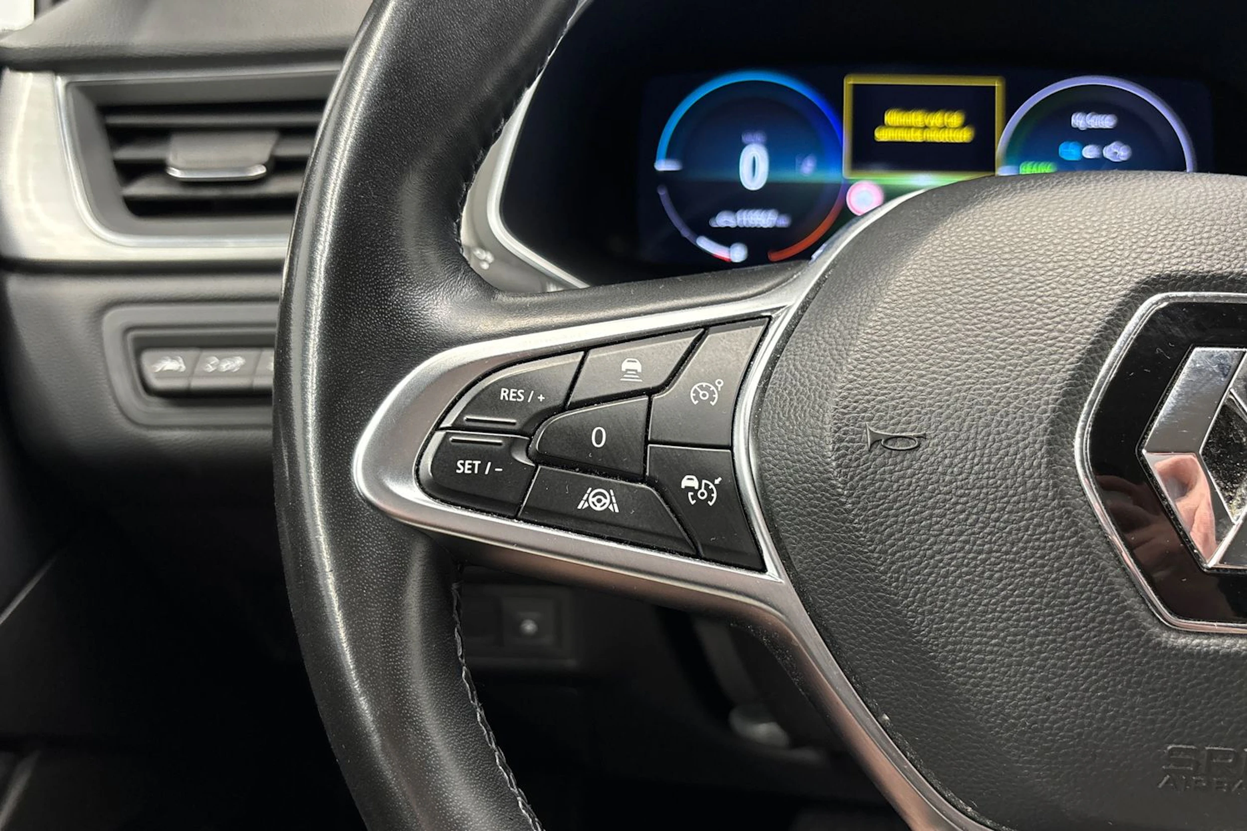 valkoinen Renault Captur 2021 kuva 23.