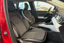 Punainen Renault Captur 2021 kuva 18.