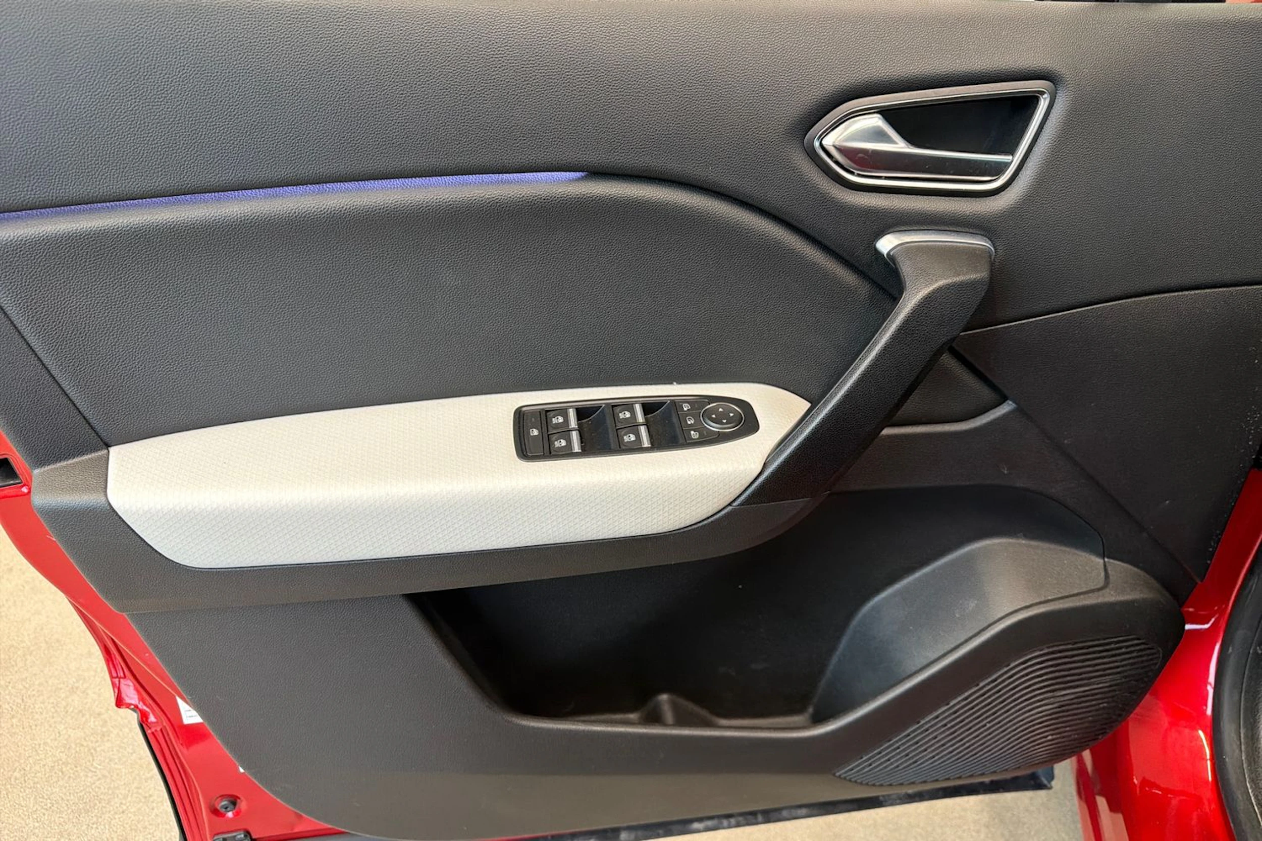 Punainen Renault Captur 2021 kuva 19.