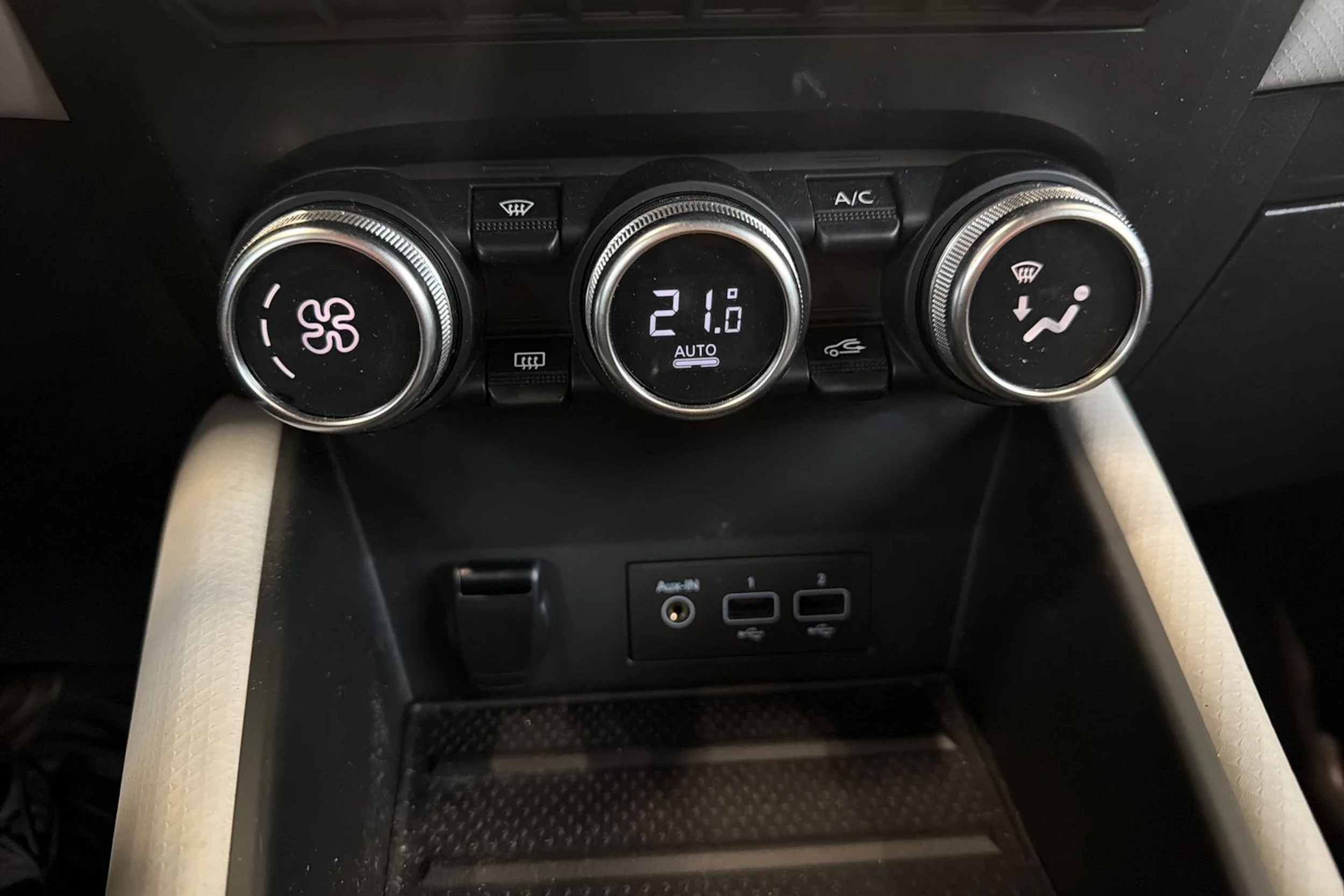 Punainen Renault Captur 2021 kuva 29.