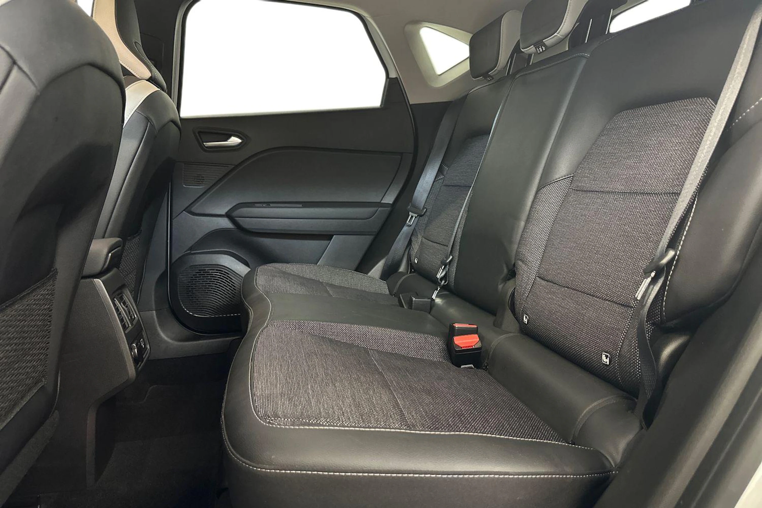valkoinen Renault Captur 2022 kuva 8.
