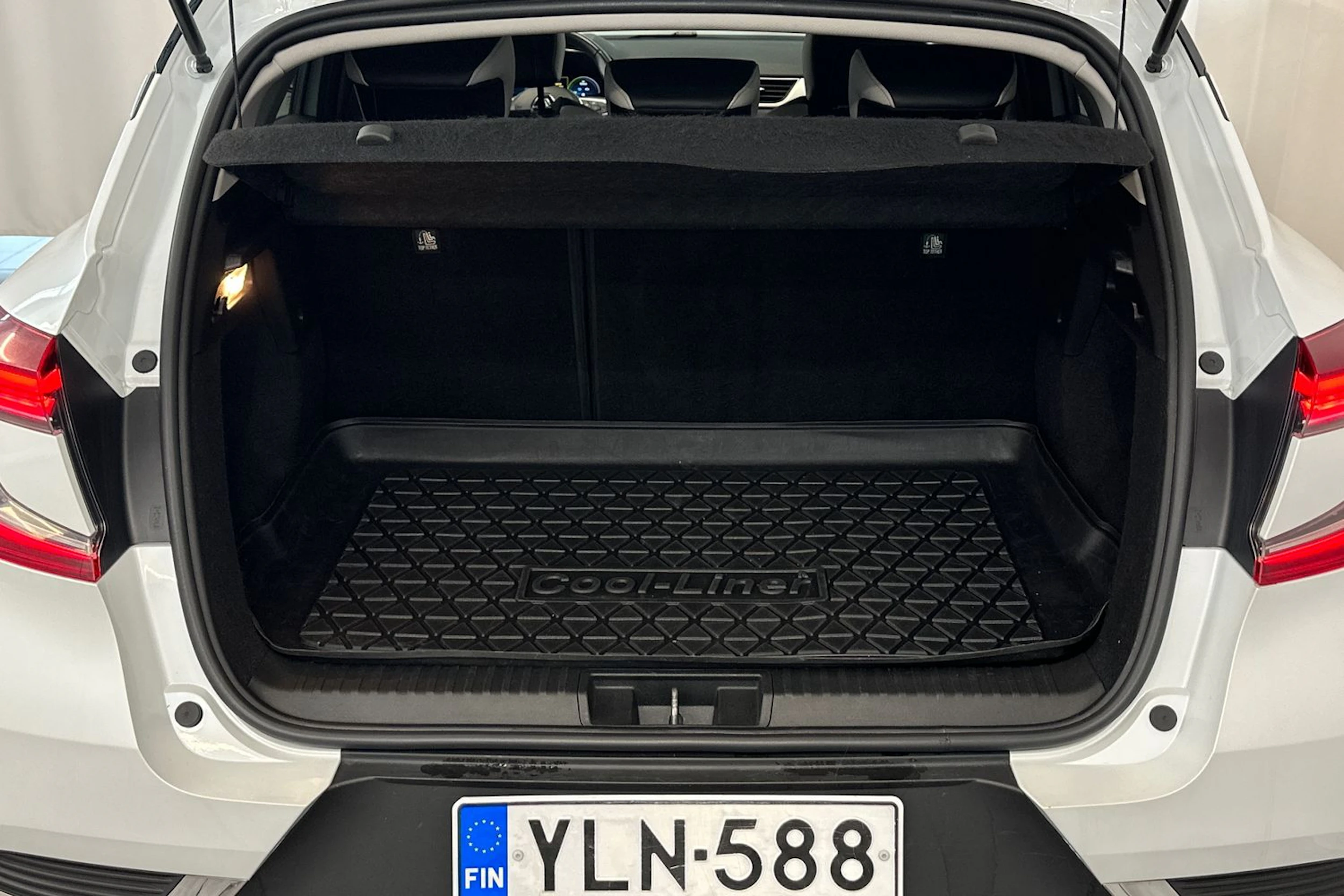 valkoinen Renault Captur 2022 kuva 13.