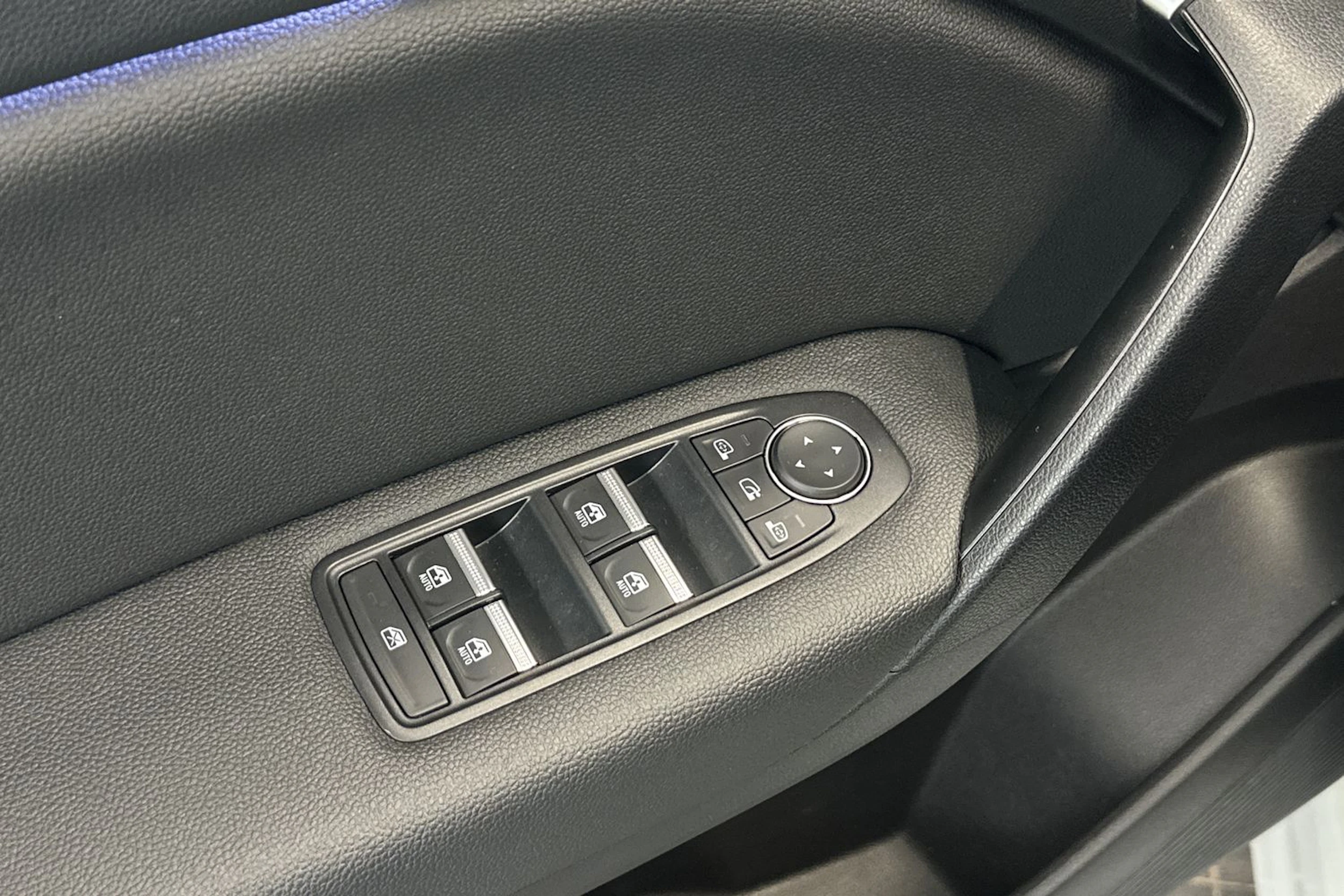 valkoinen Renault Captur 2022 kuva 14.