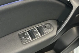 valkoinen Renault Captur 2022 kuva 14.