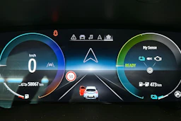 valkoinen Renault Captur 2022 kuva 19.