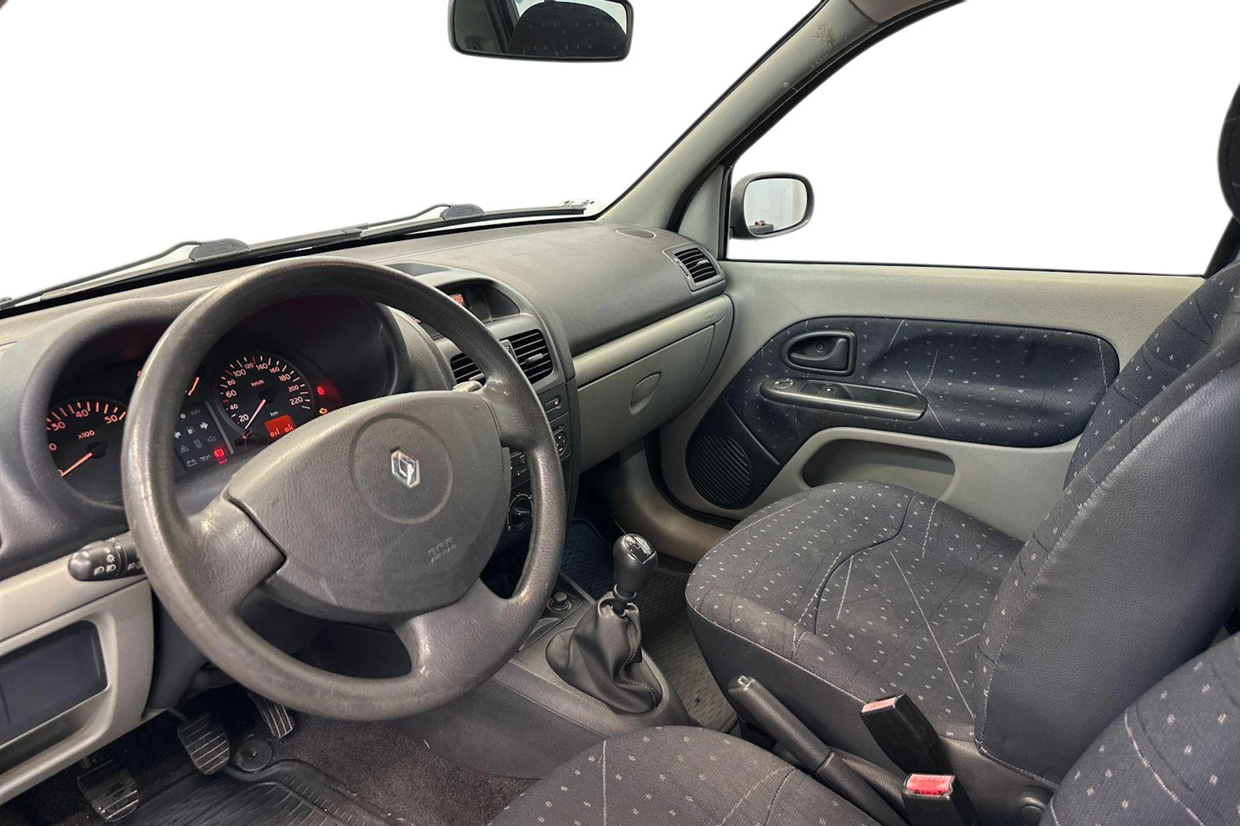 sininen Renault Clio 2002 kuva 9.