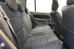 sininen Renault Clio 2002 kuva 13.