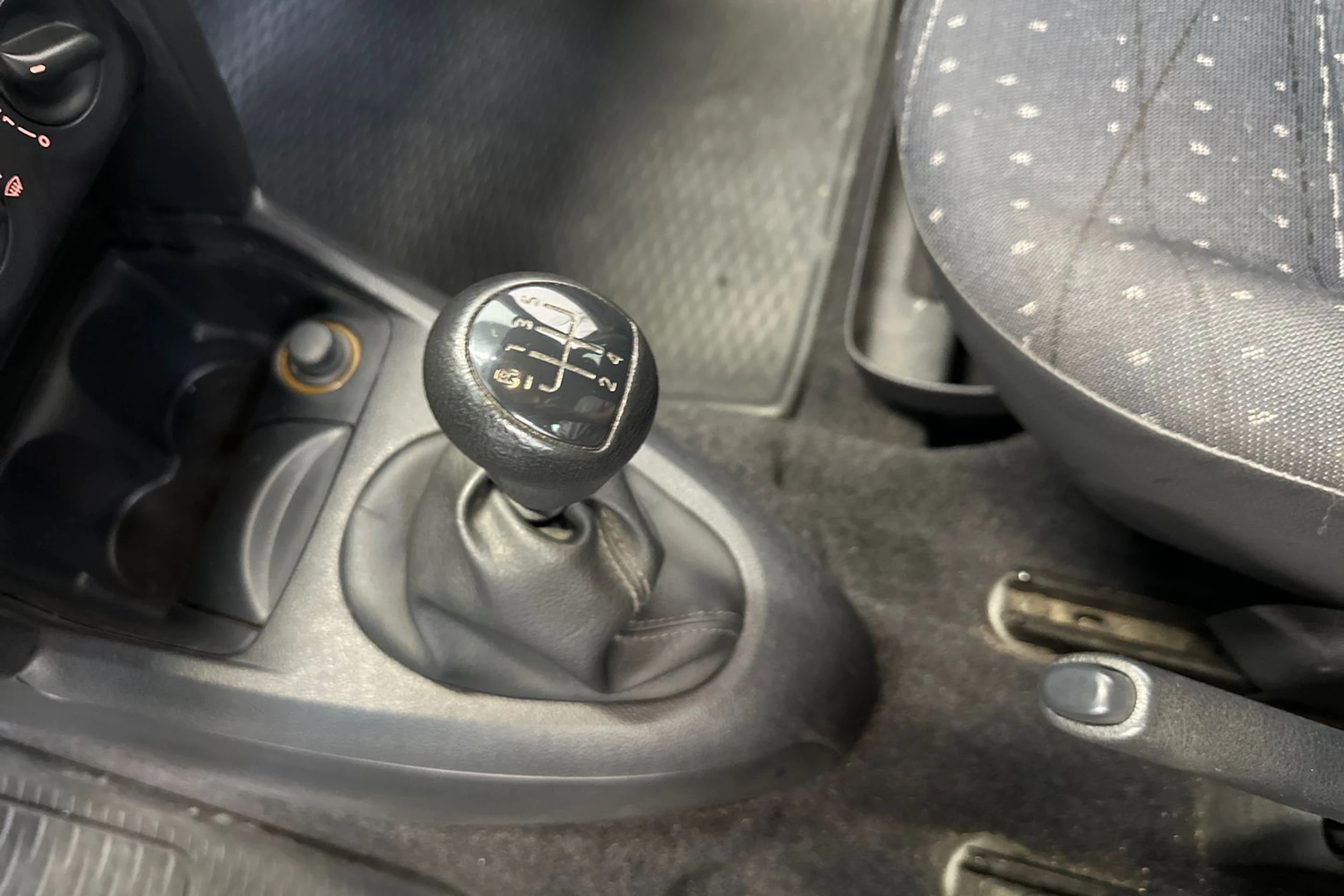 sininen Renault Clio 2002 kuva 22.