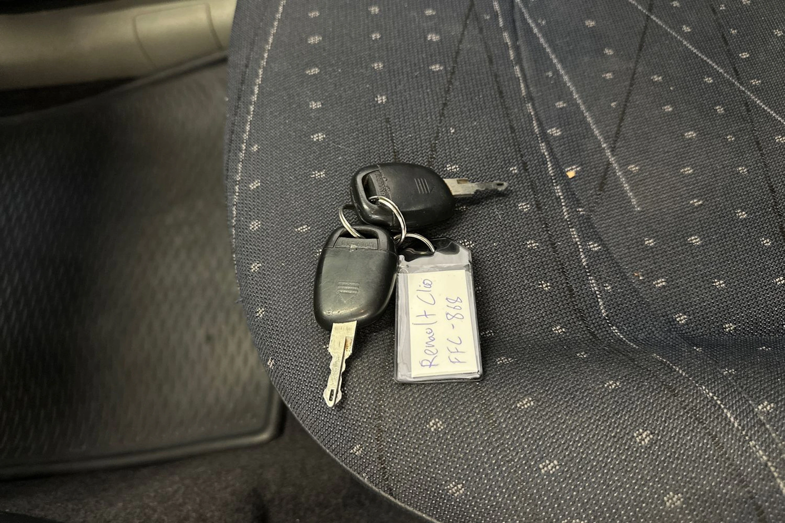 sininen Renault Clio 2002 kuva 30.