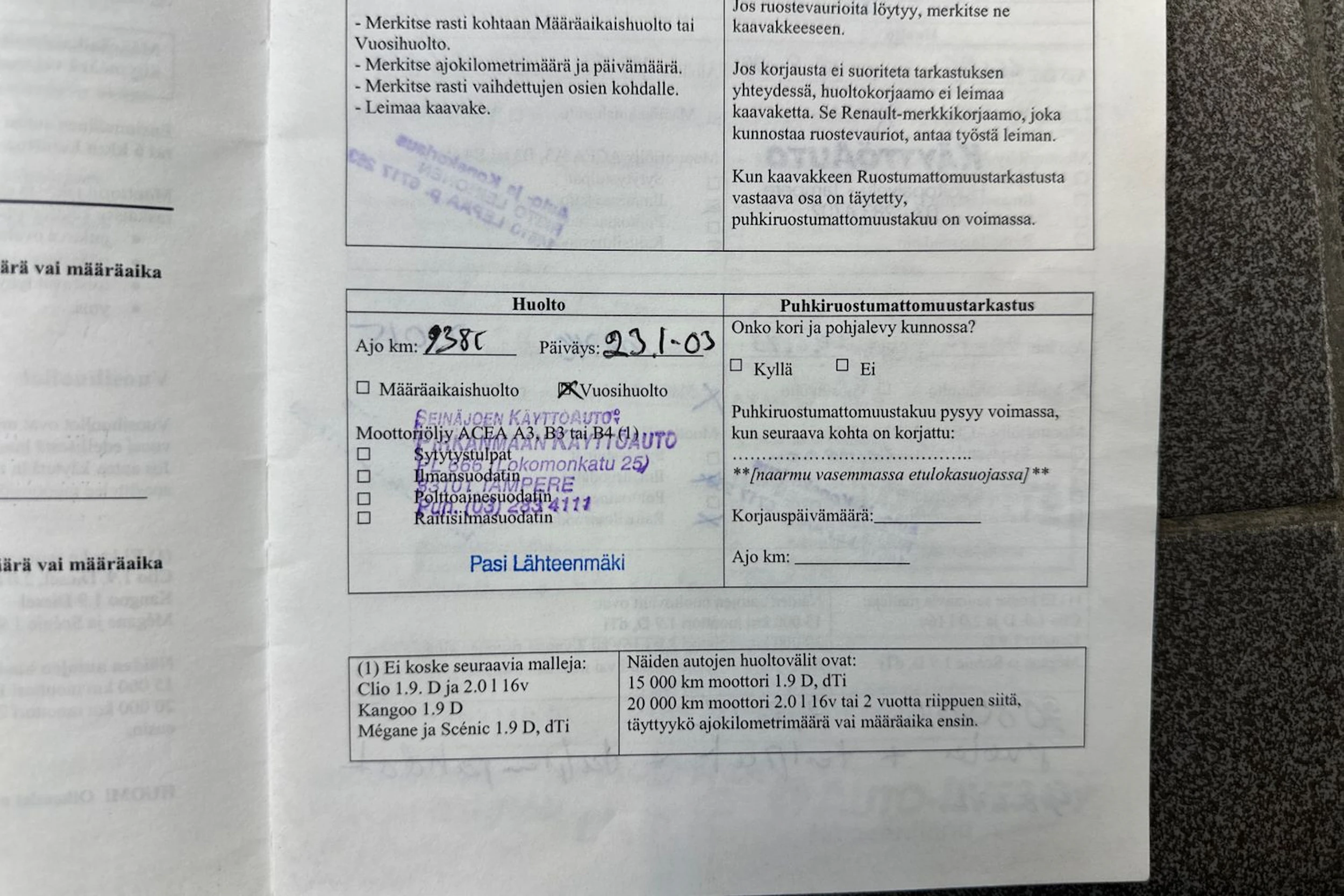 sininen Renault Clio 2002 kuva 31.