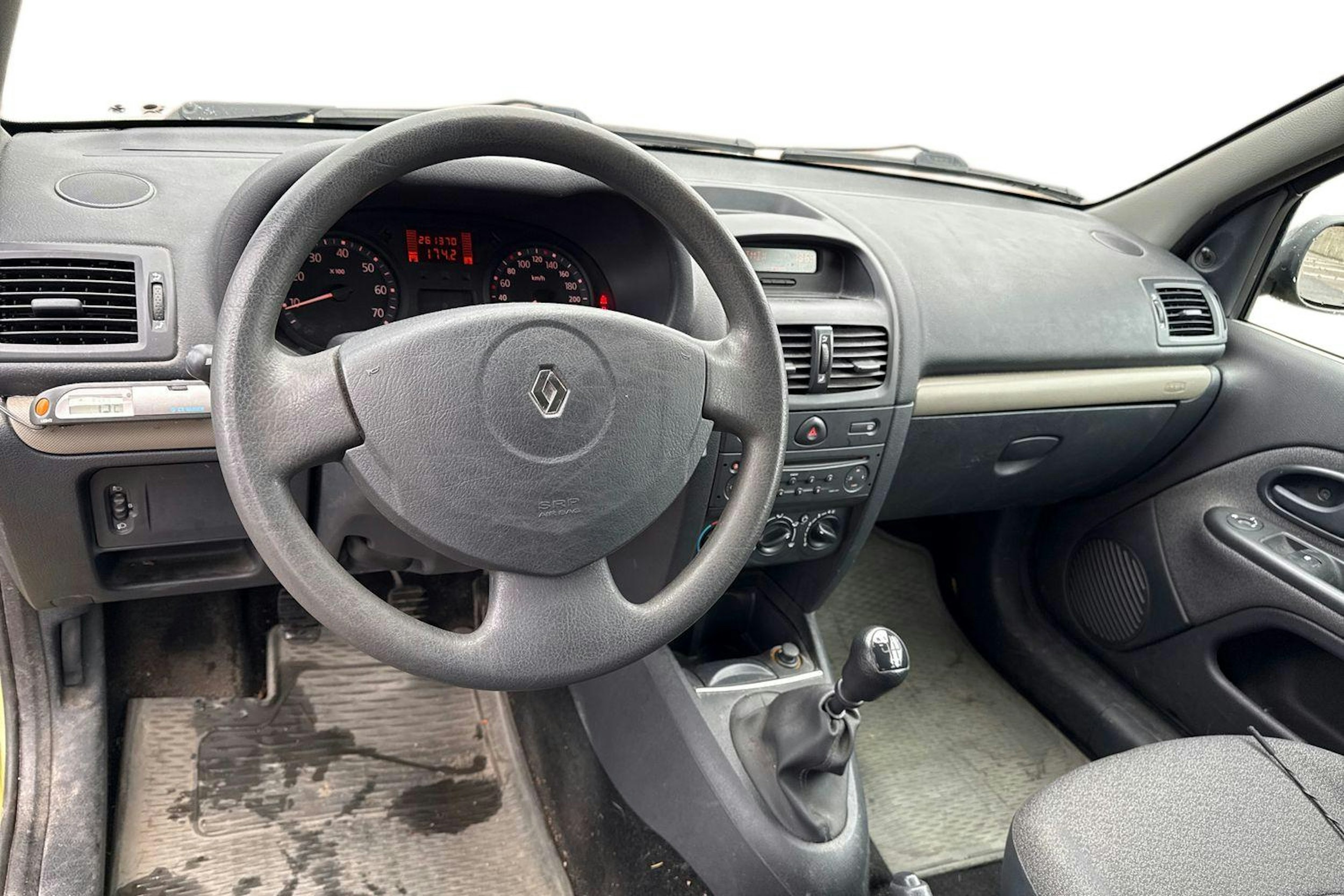 vihreä Renault Clio 2004 kuva 7.