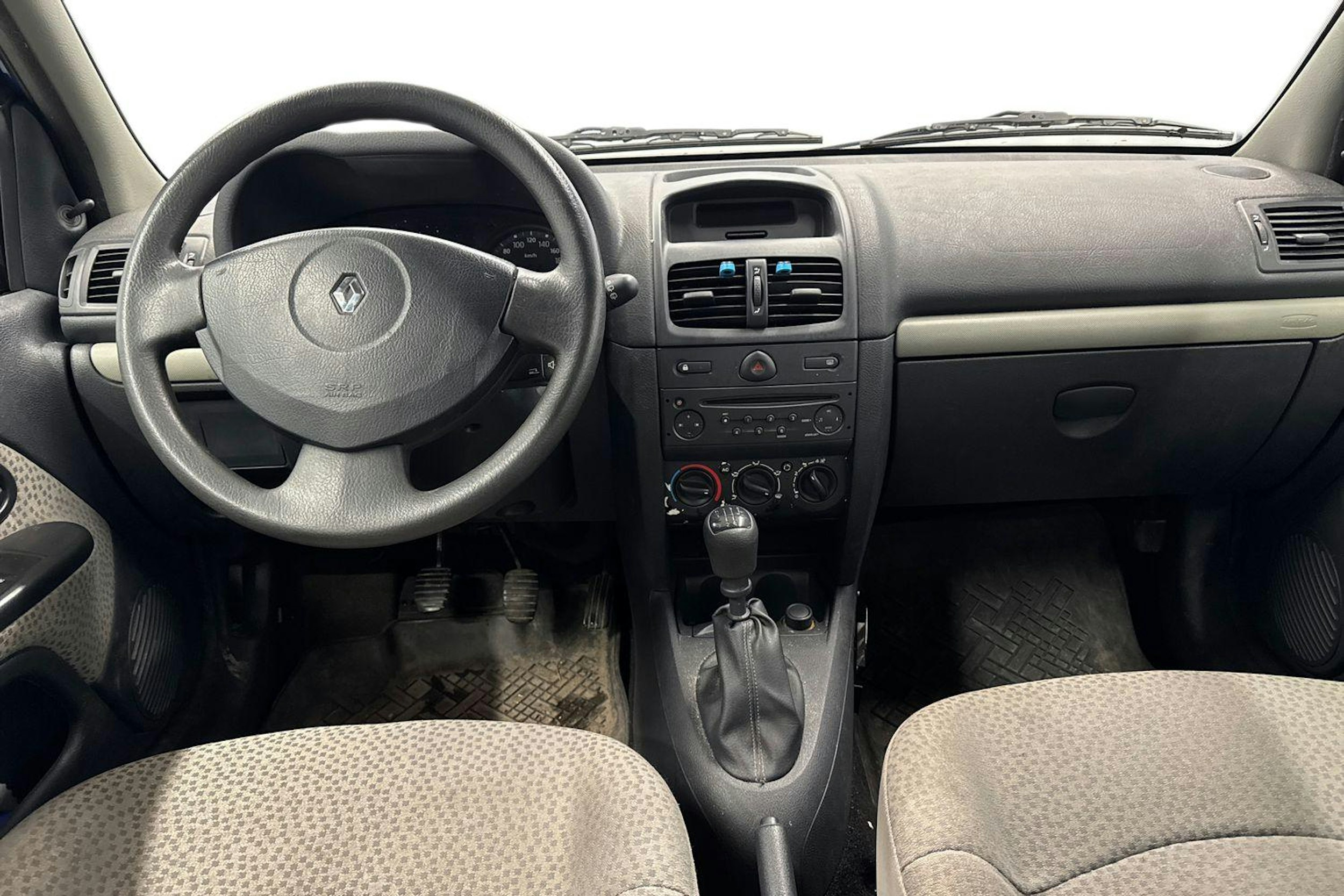 sininen Renault Clio 2005 kuva 7.