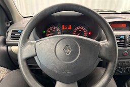sininen Renault Clio 2005 kuva 11.