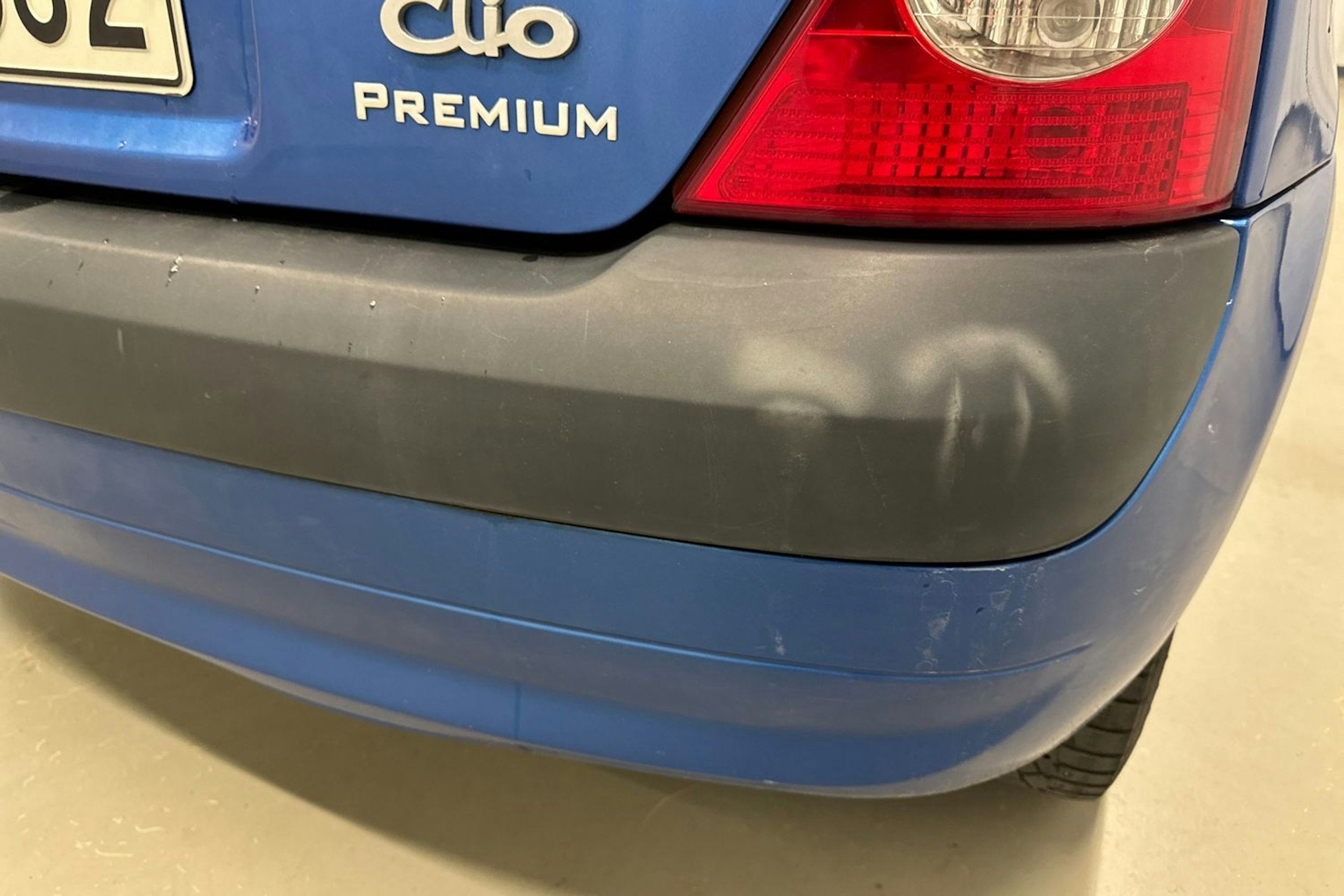 sininen Renault Clio 2005 kuva 18.