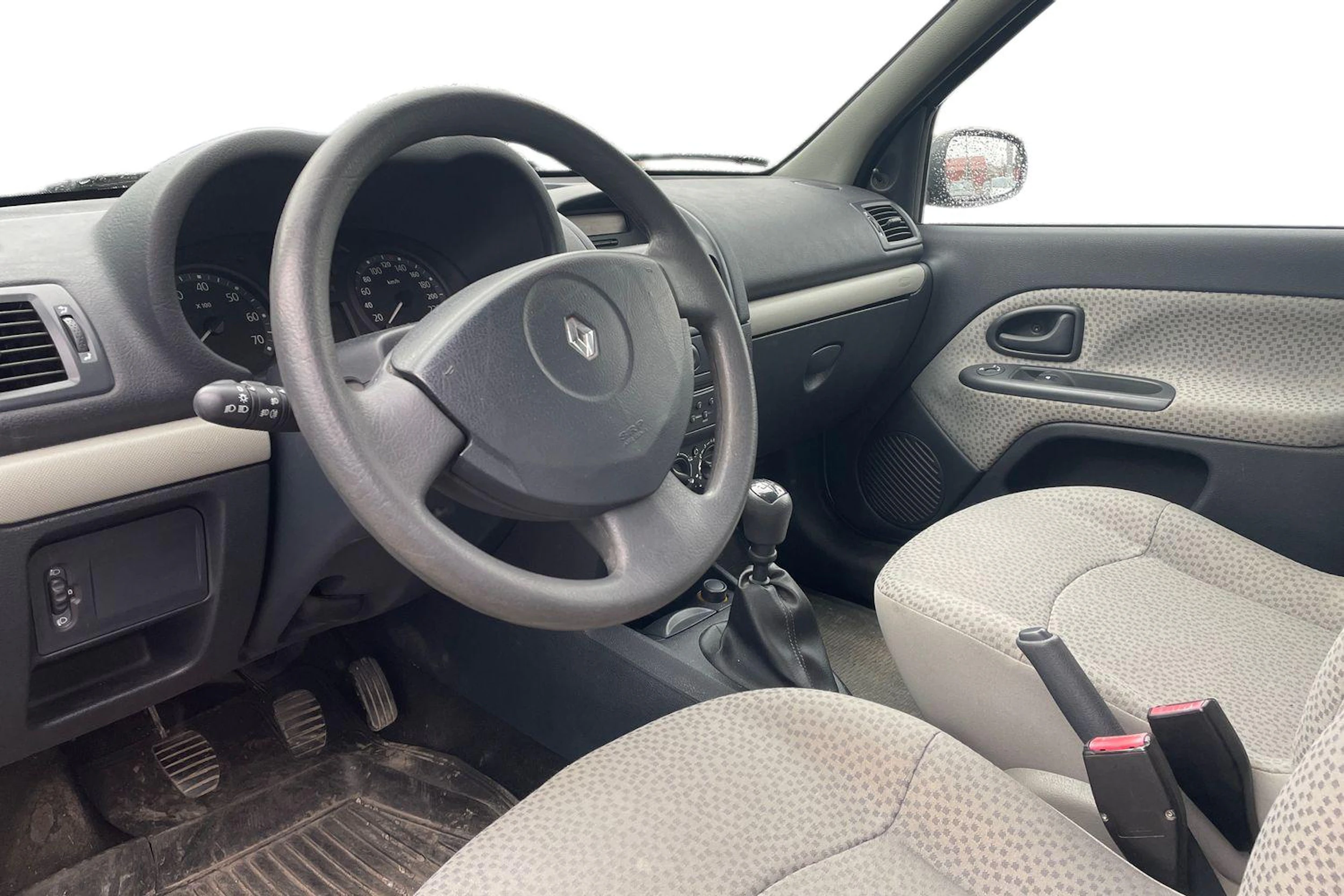 sininen Renault Clio 2006 kuva 3.