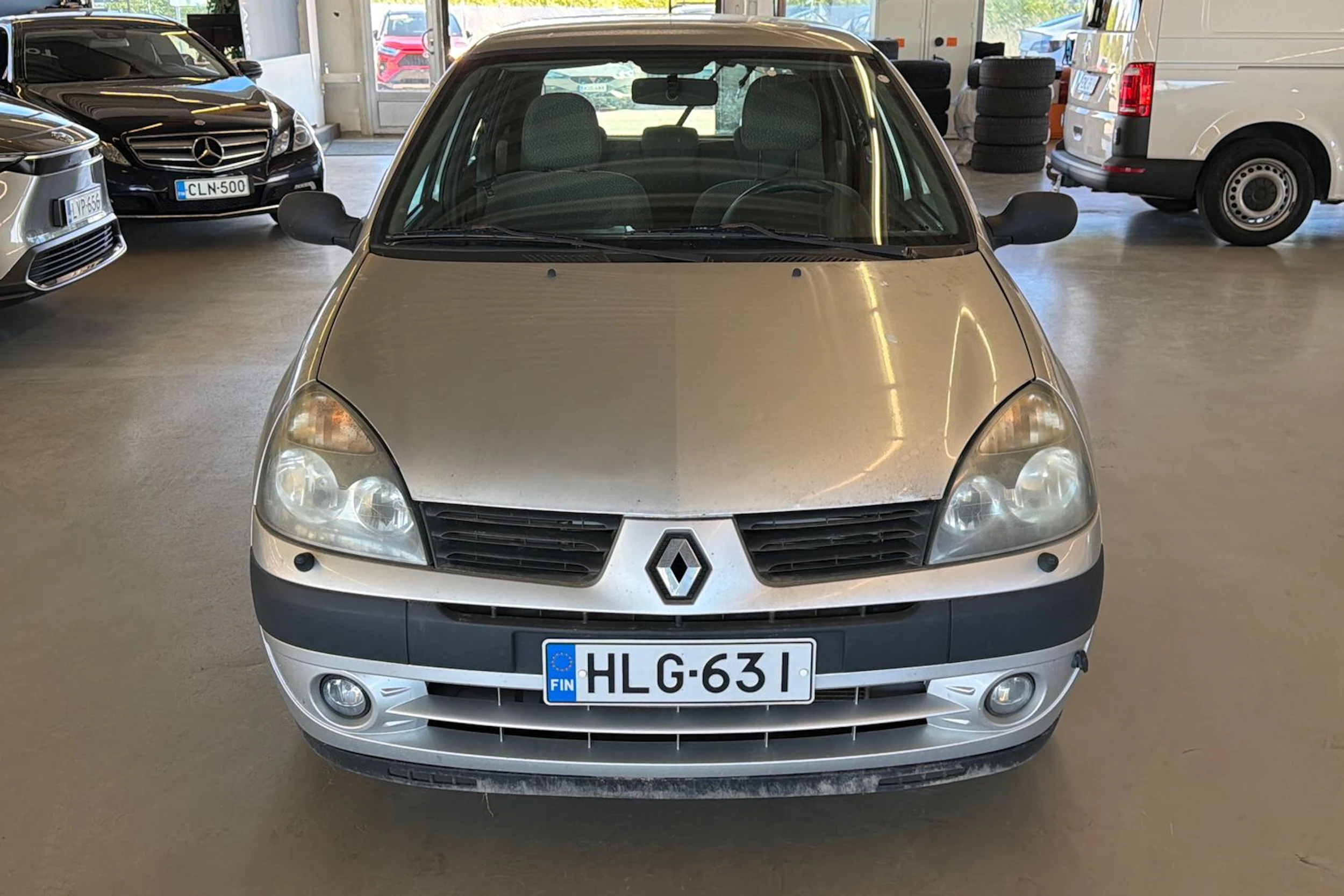 harmaa Renault Clio 2006 kuva 4.