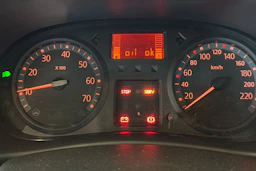 harmaa Renault Clio 2006 kuva 5.