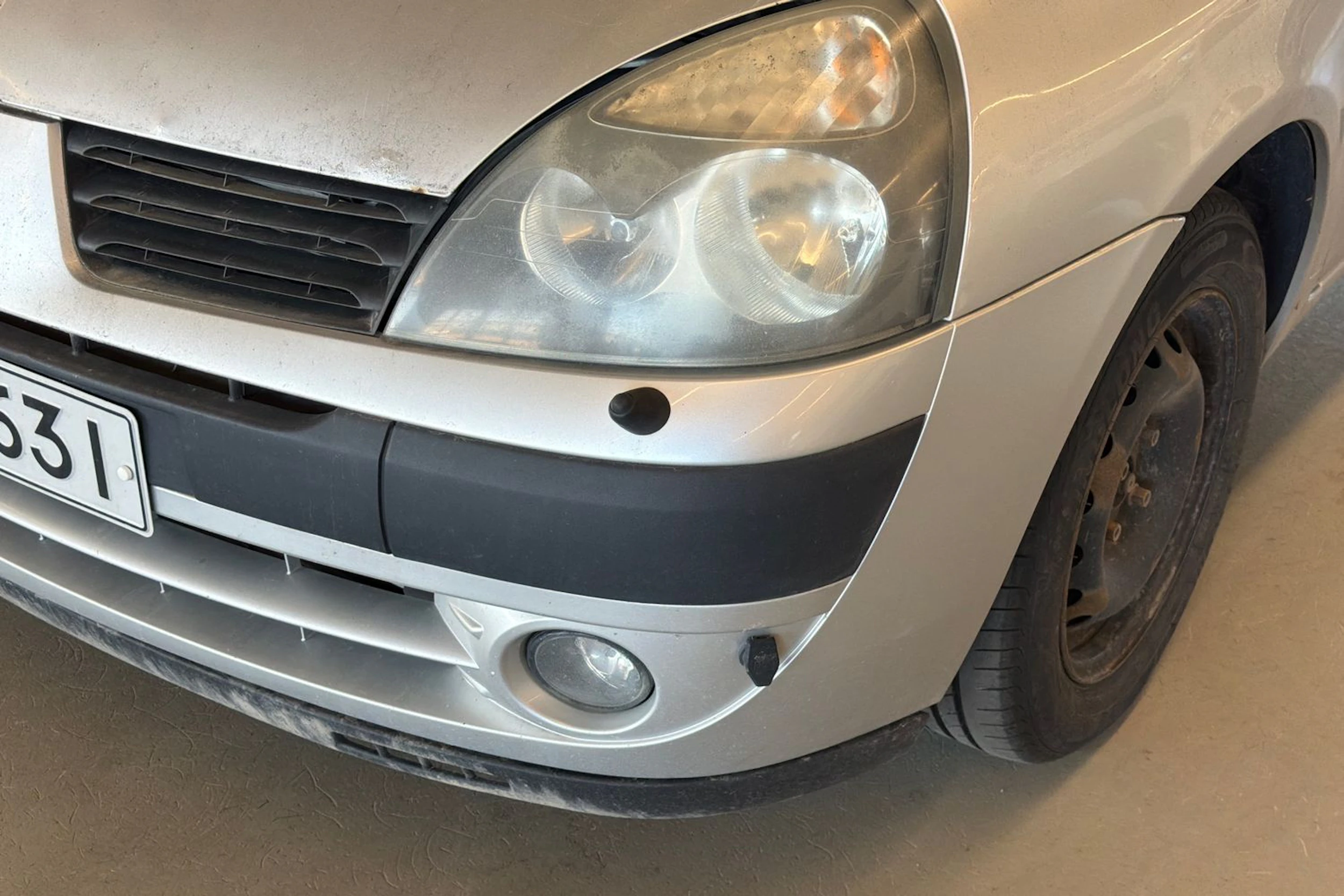 harmaa Renault Clio 2006 kuva 8.