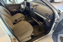 harmaa Renault Clio 2006 kuva 9.