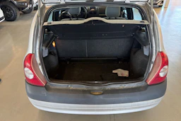 harmaa Renault Clio 2006 kuva 11.