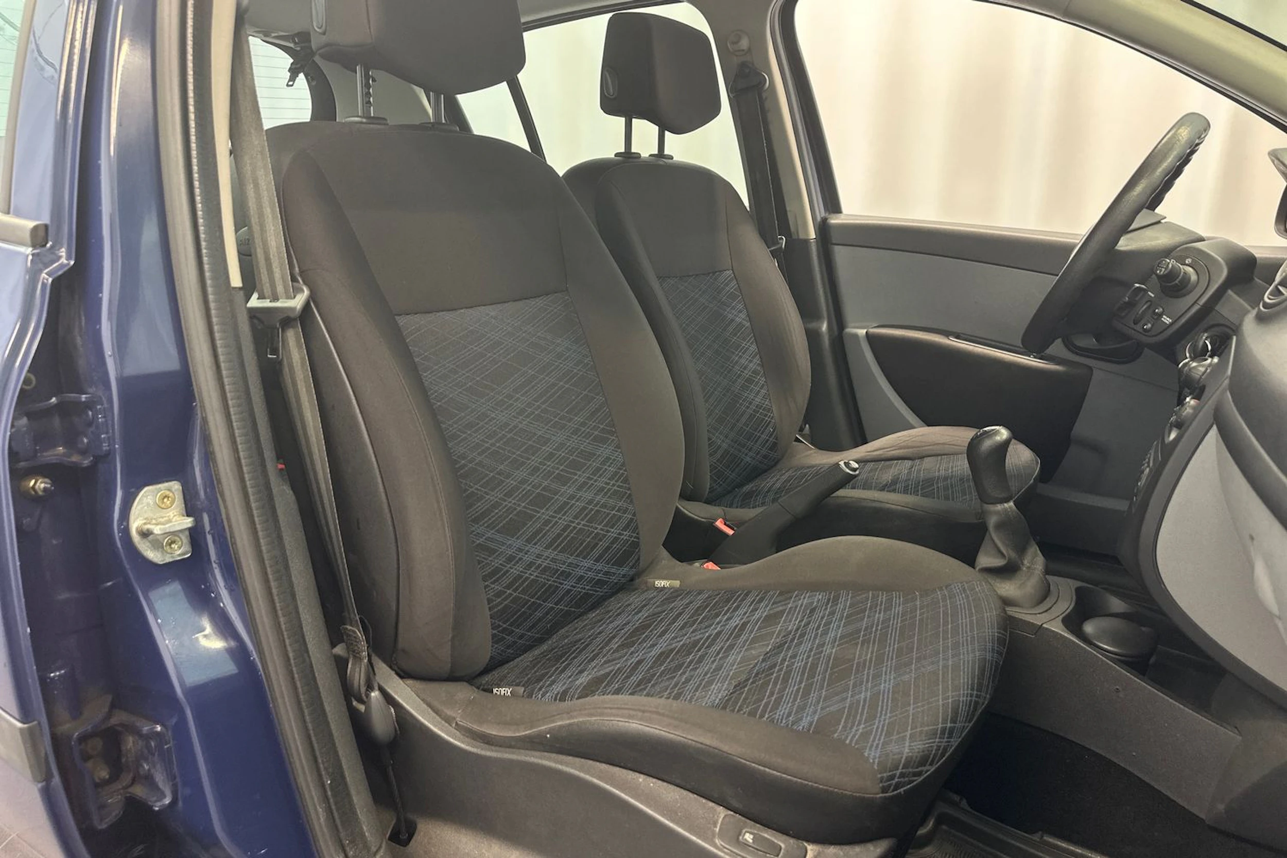 sininen Renault Clio 2006 kuva 14.