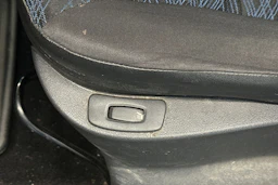 sininen Renault Clio 2006 kuva 18.