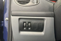 sininen Renault Clio 2006 kuva 19.