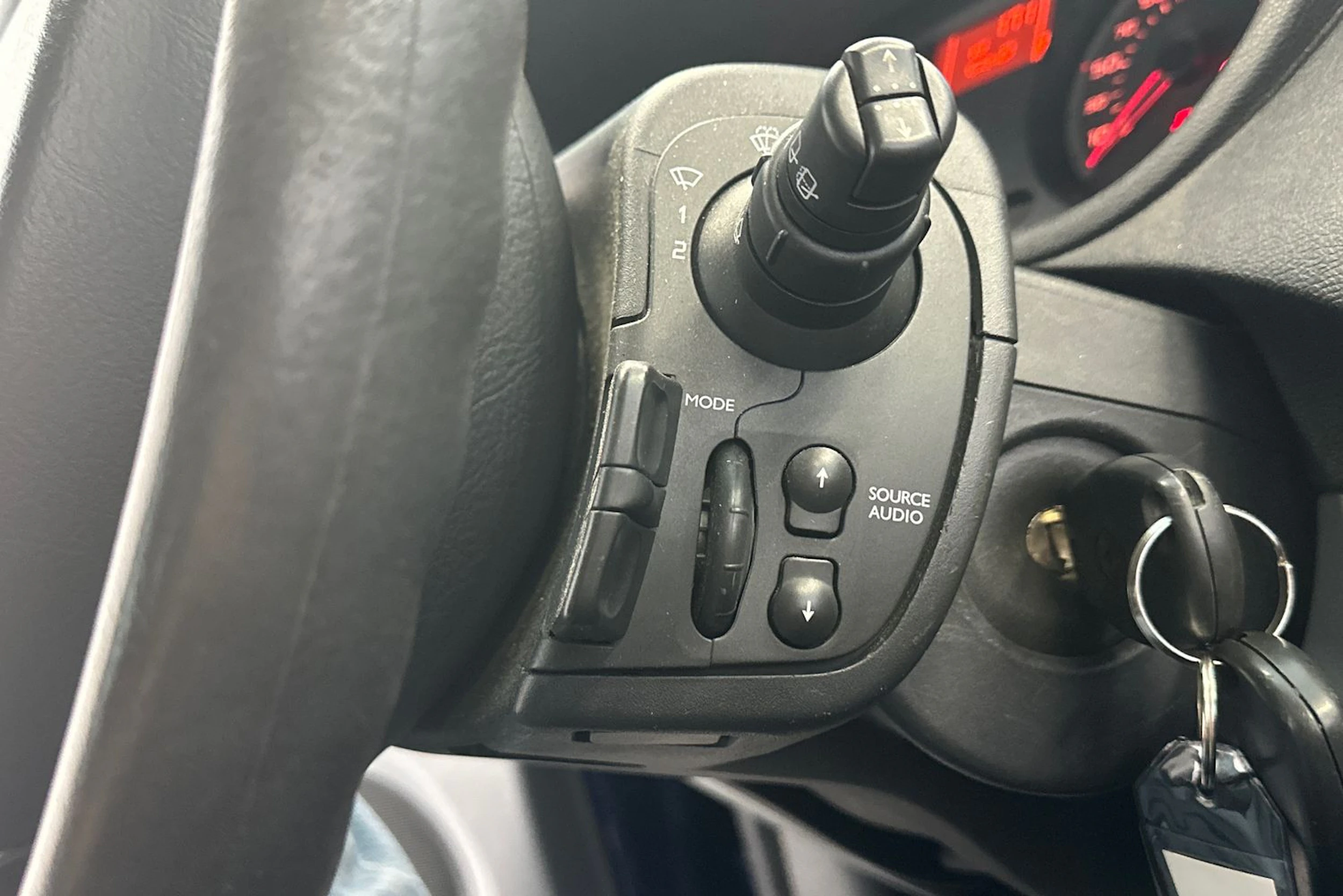 sininen Renault Clio 2006 kuva 20.