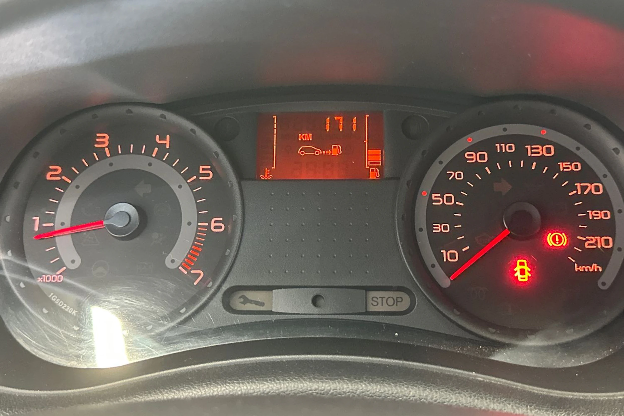 sininen Renault Clio 2006 kuva 21.