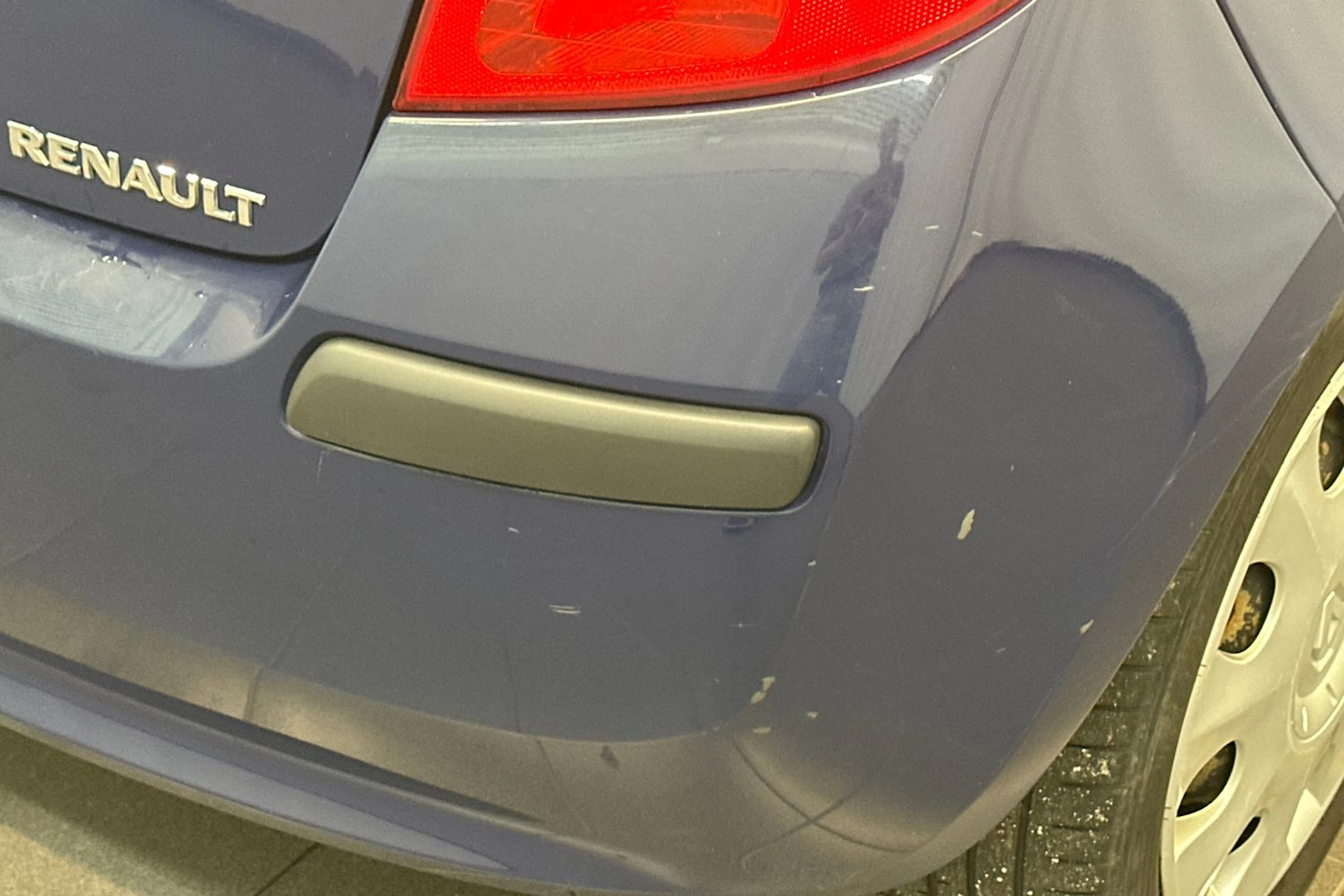 sininen Renault Clio 2006 kuva 36.