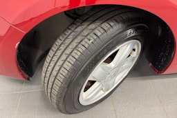 punainen Renault Clio 2011 kuva 13.