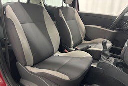 punainen Renault Clio 2011 kuva 14.