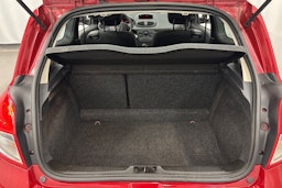 punainen Renault Clio 2011 kuva 15.