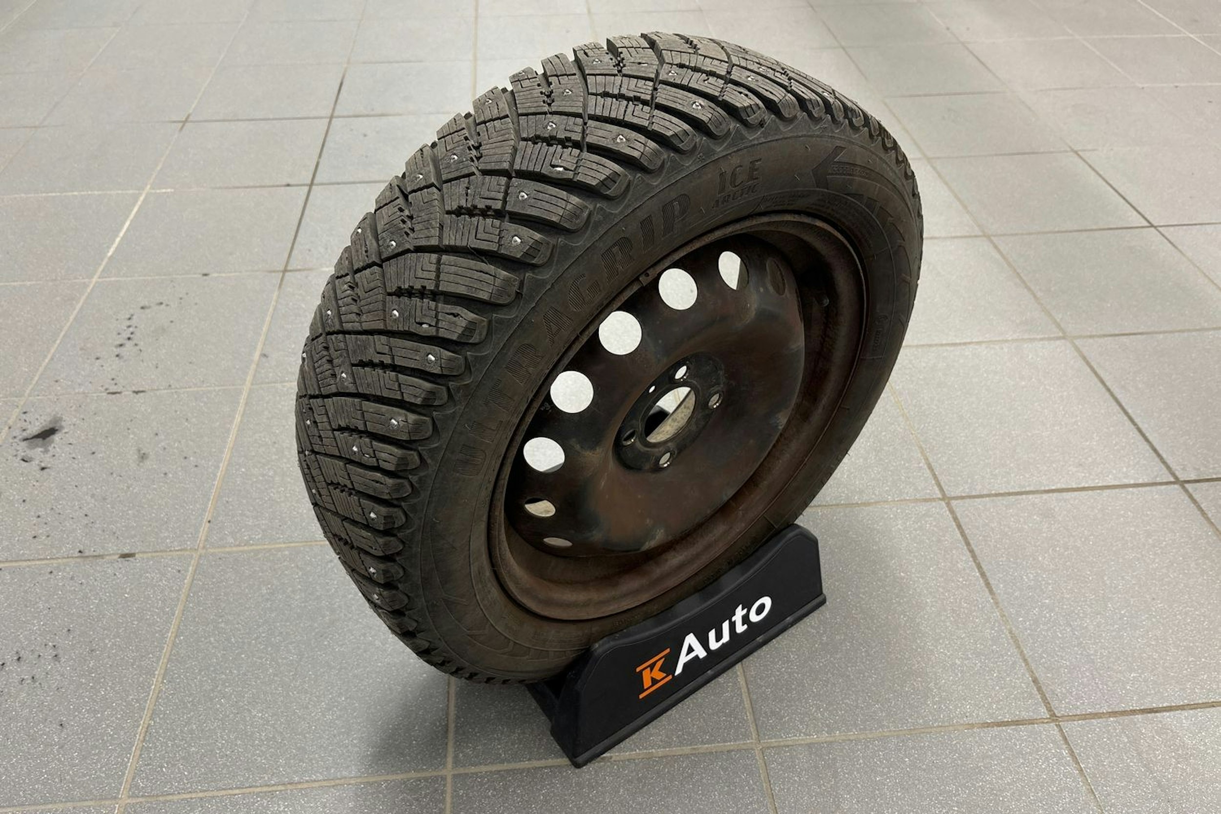 punainen Renault Clio 2011 kuva 21.