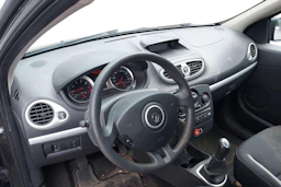 musta Renault Clio 2012 kuva 3.