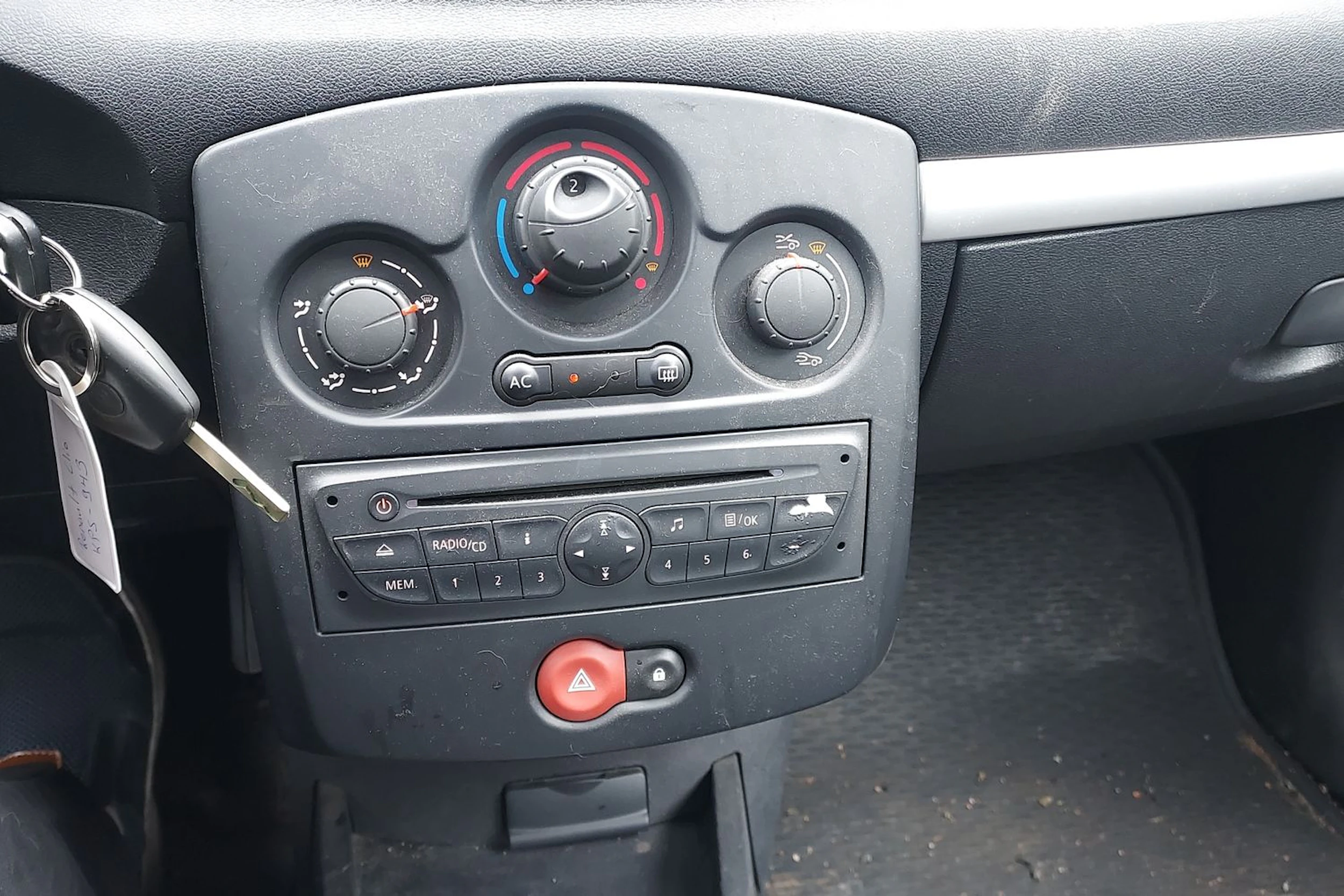musta Renault Clio 2012 kuva 5.
