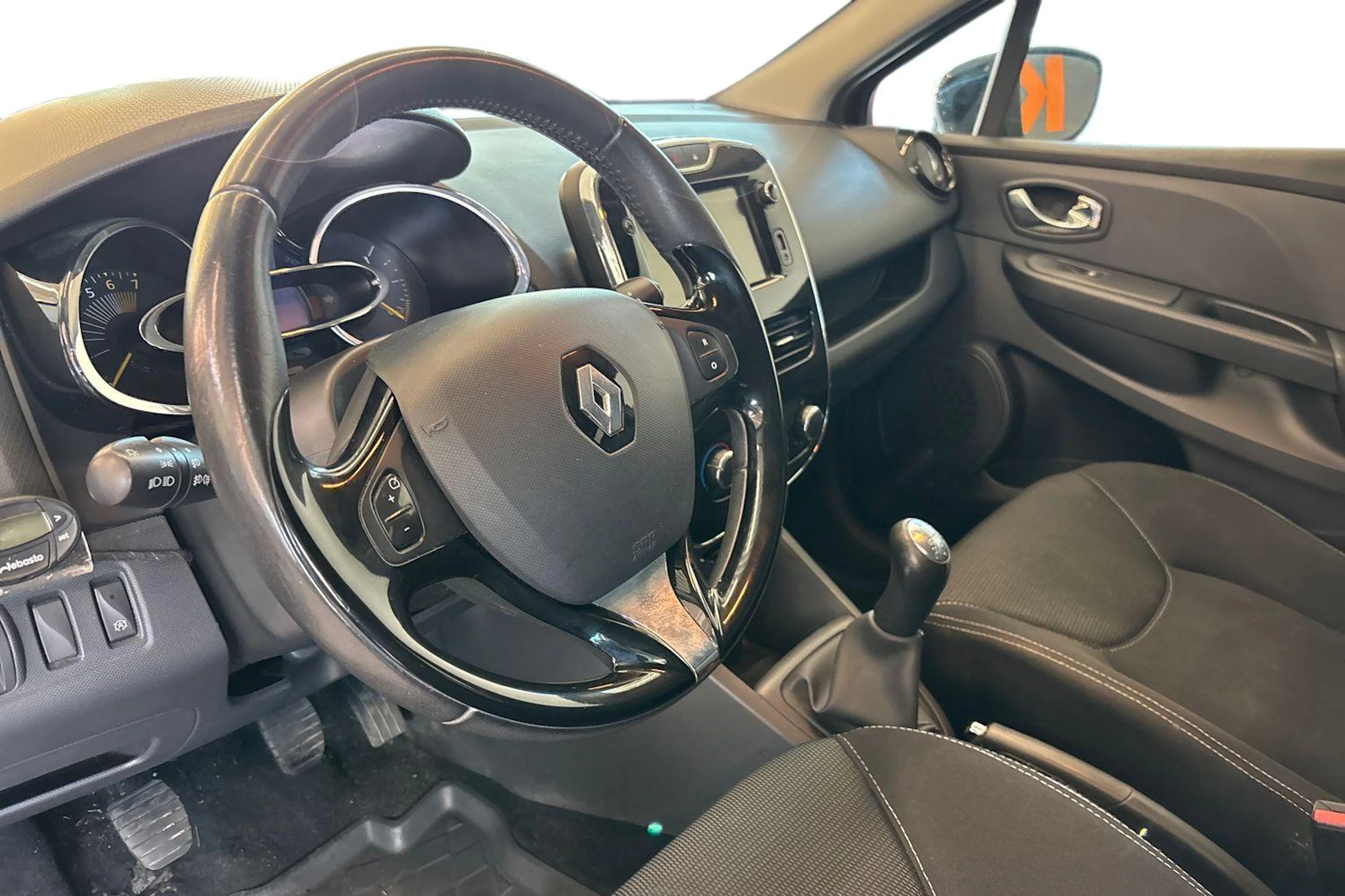Musta Renault CLIO 2014 kuva 6.