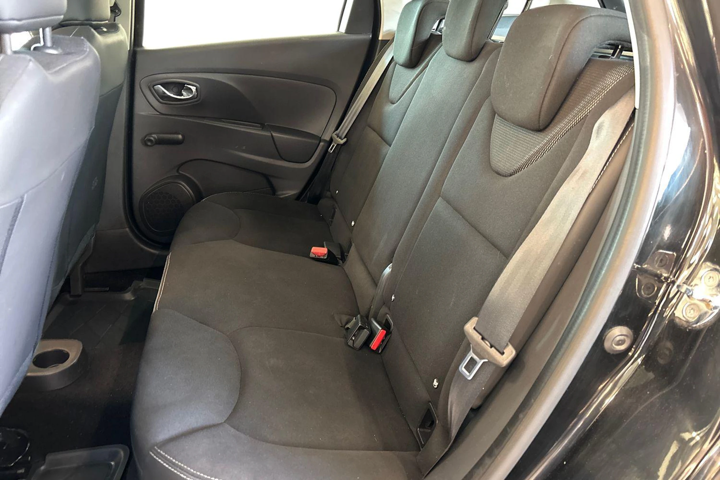 Musta Renault CLIO 2014 kuva 8.