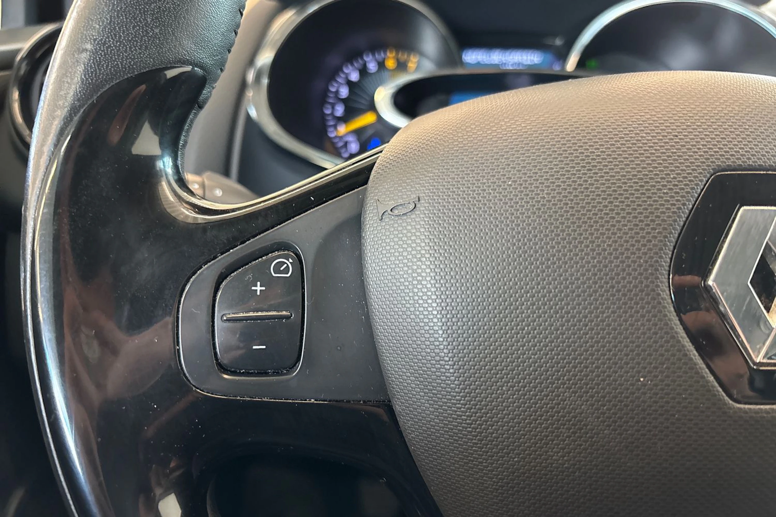 Musta Renault CLIO 2014 kuva 14.