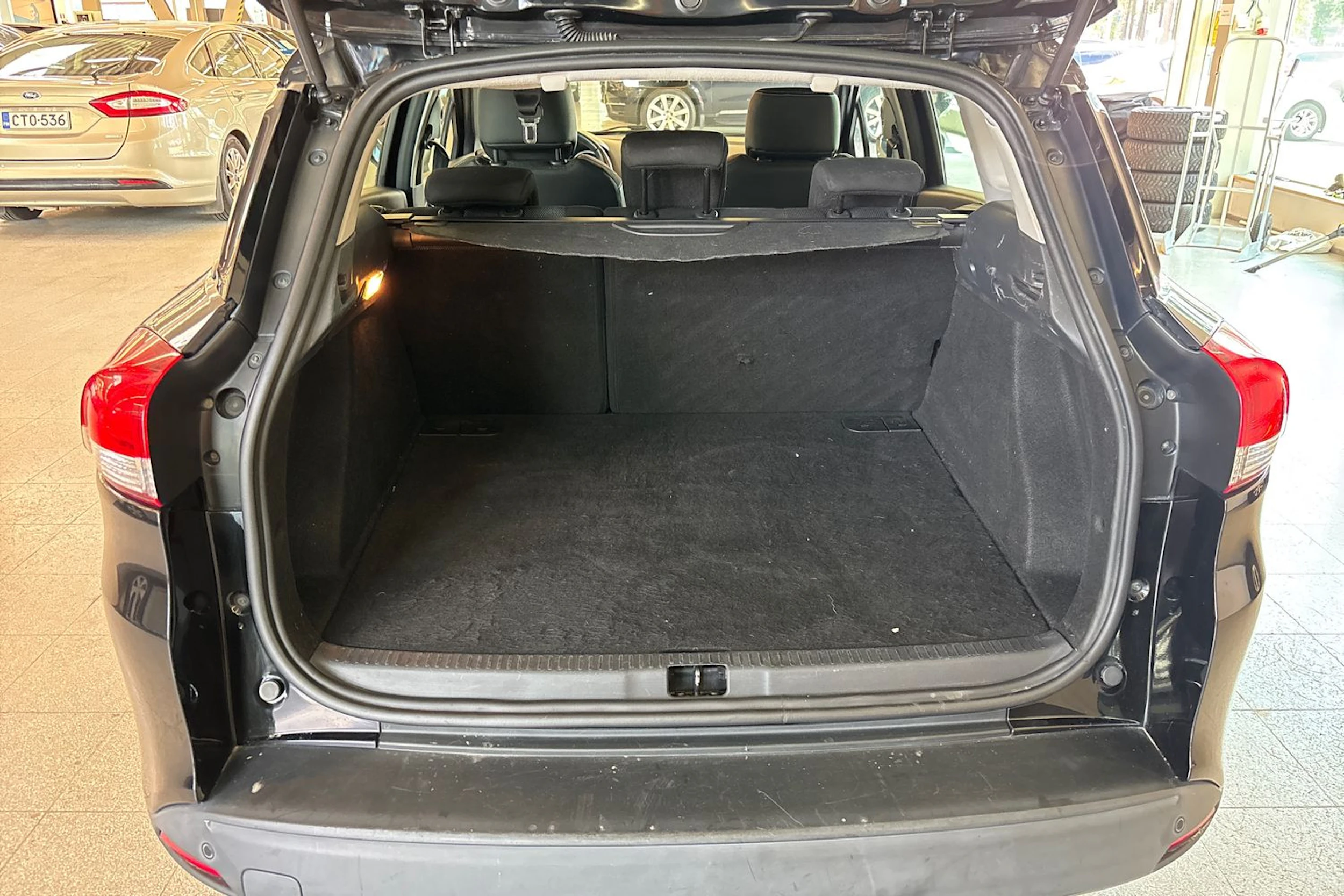 Musta Renault CLIO 2014 kuva 19.