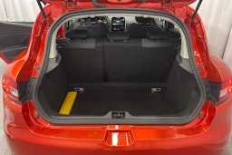 punainen Renault Clio 2015 kuva 16.
