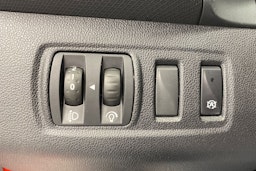 punainen Renault Clio 2015 kuva 18.