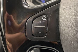 punainen Renault Clio 2015 kuva 19.