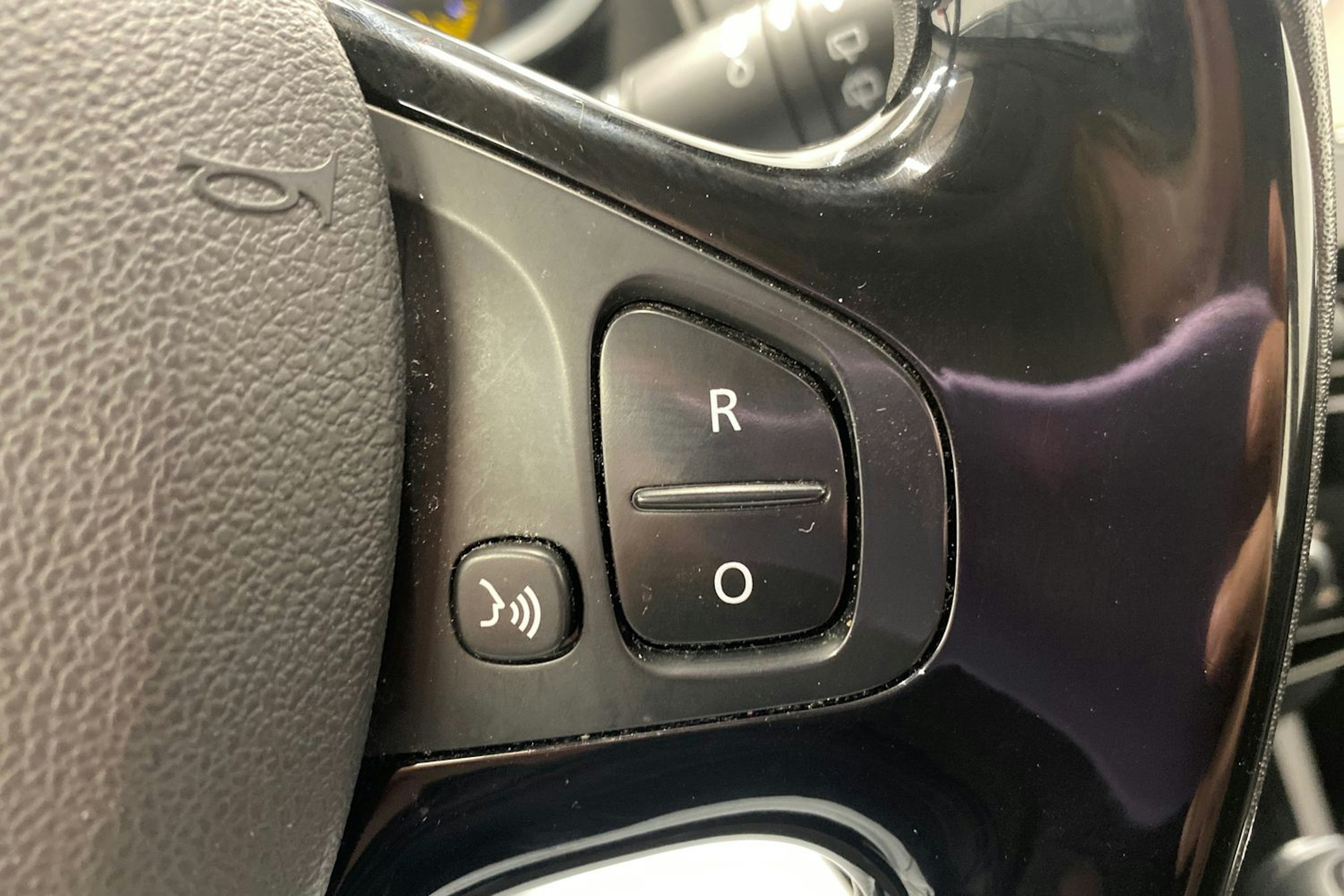 punainen Renault Clio 2015 kuva 20.
