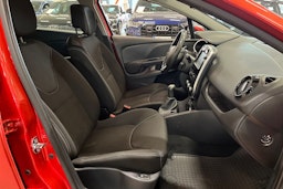 punainen Renault Clio 2015 kuva 15.