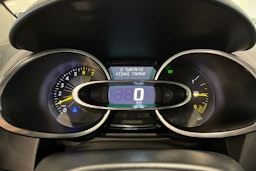 punainen Renault Clio 2015 kuva 17.